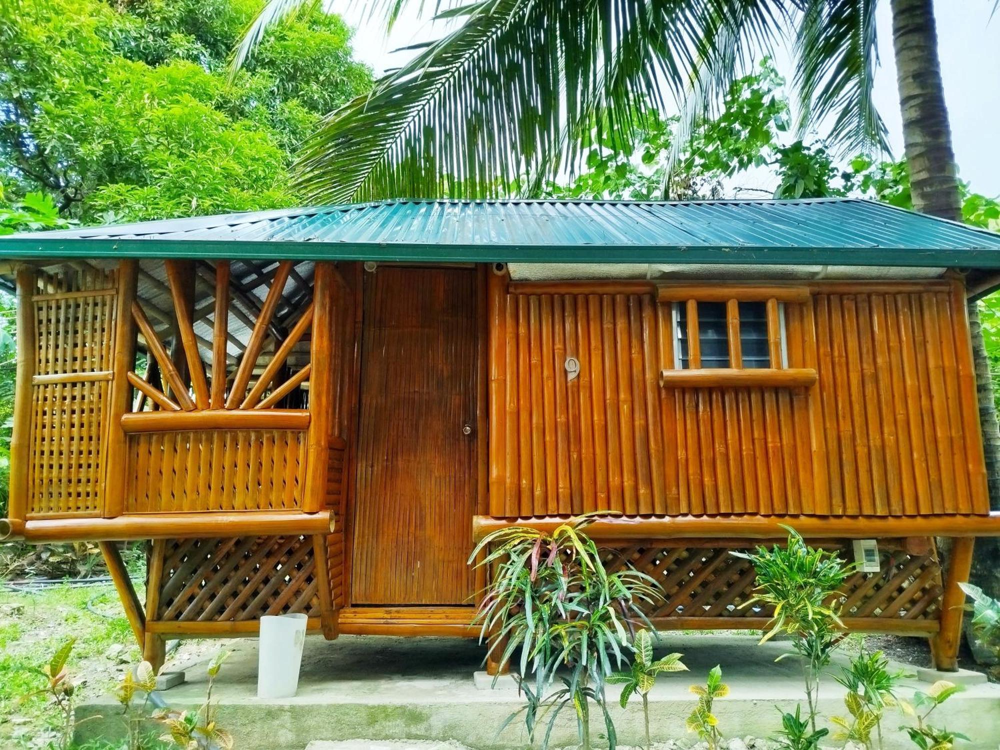 Rea'S Bamboo Resort Gabaldon Room photo