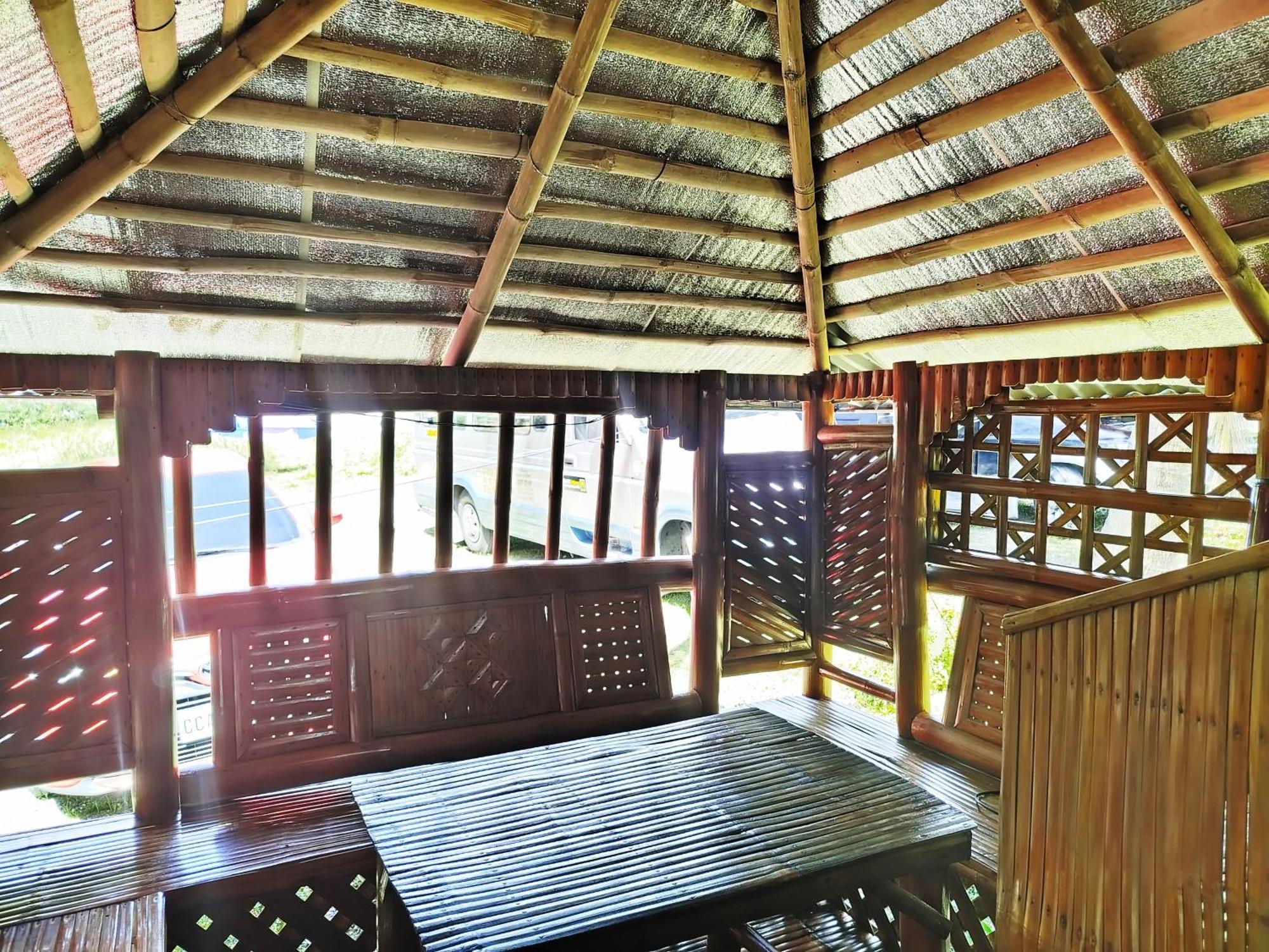 Rea'S Bamboo Resort Gabaldon Room photo