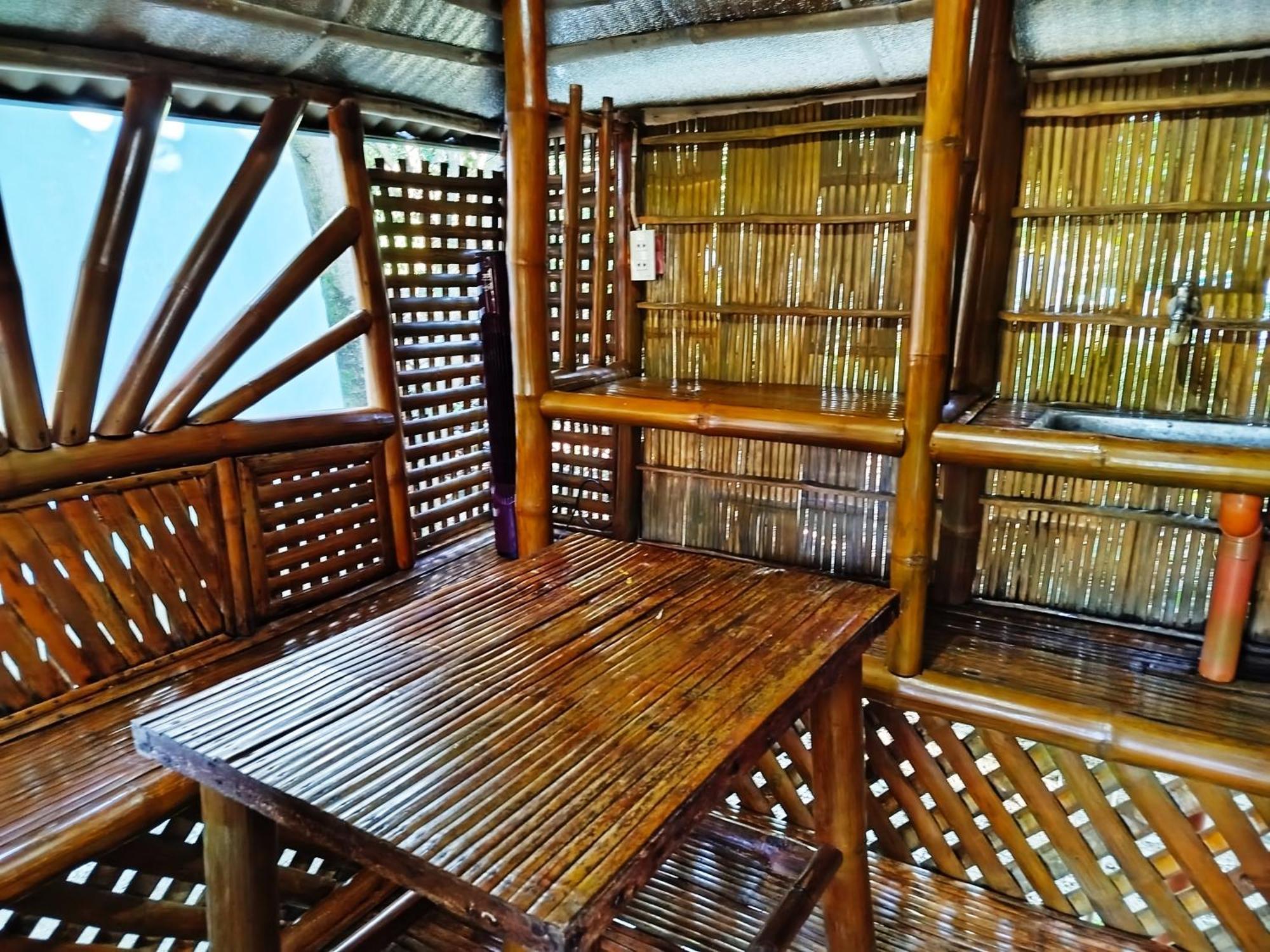 Rea'S Bamboo Resort Gabaldon Room photo