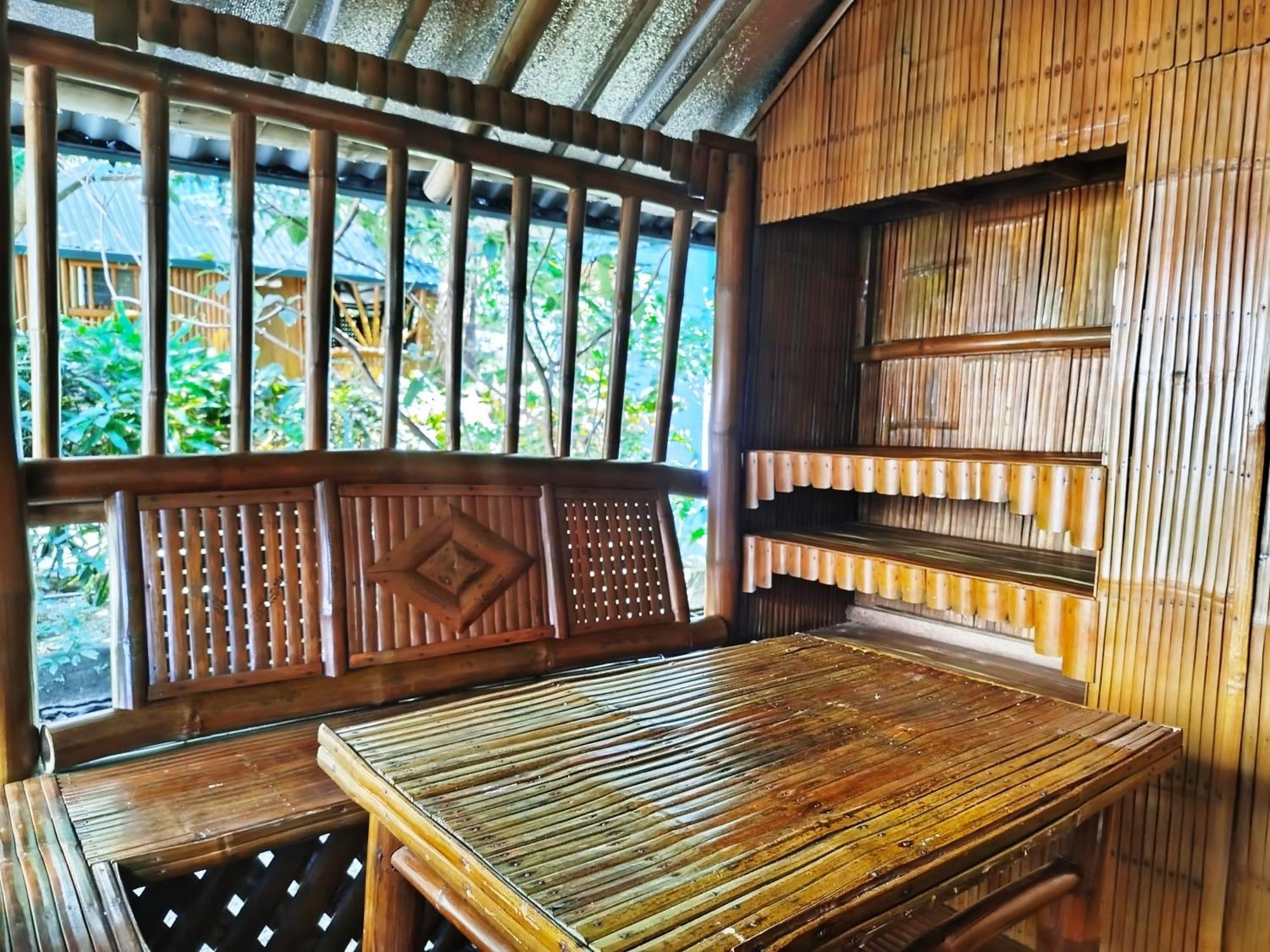 Rea'S Bamboo Resort Gabaldon Room photo
