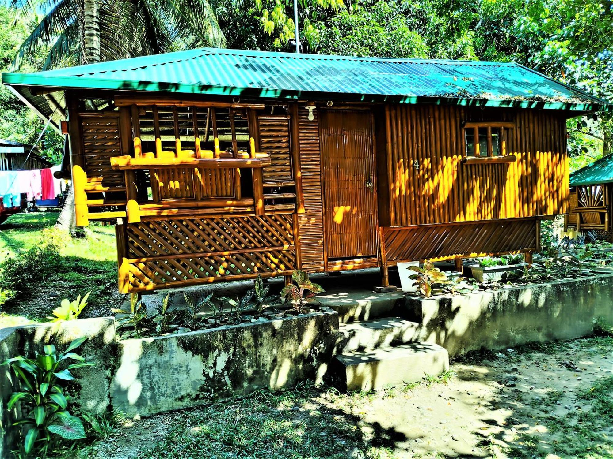 Rea'S Bamboo Resort Gabaldon Room photo