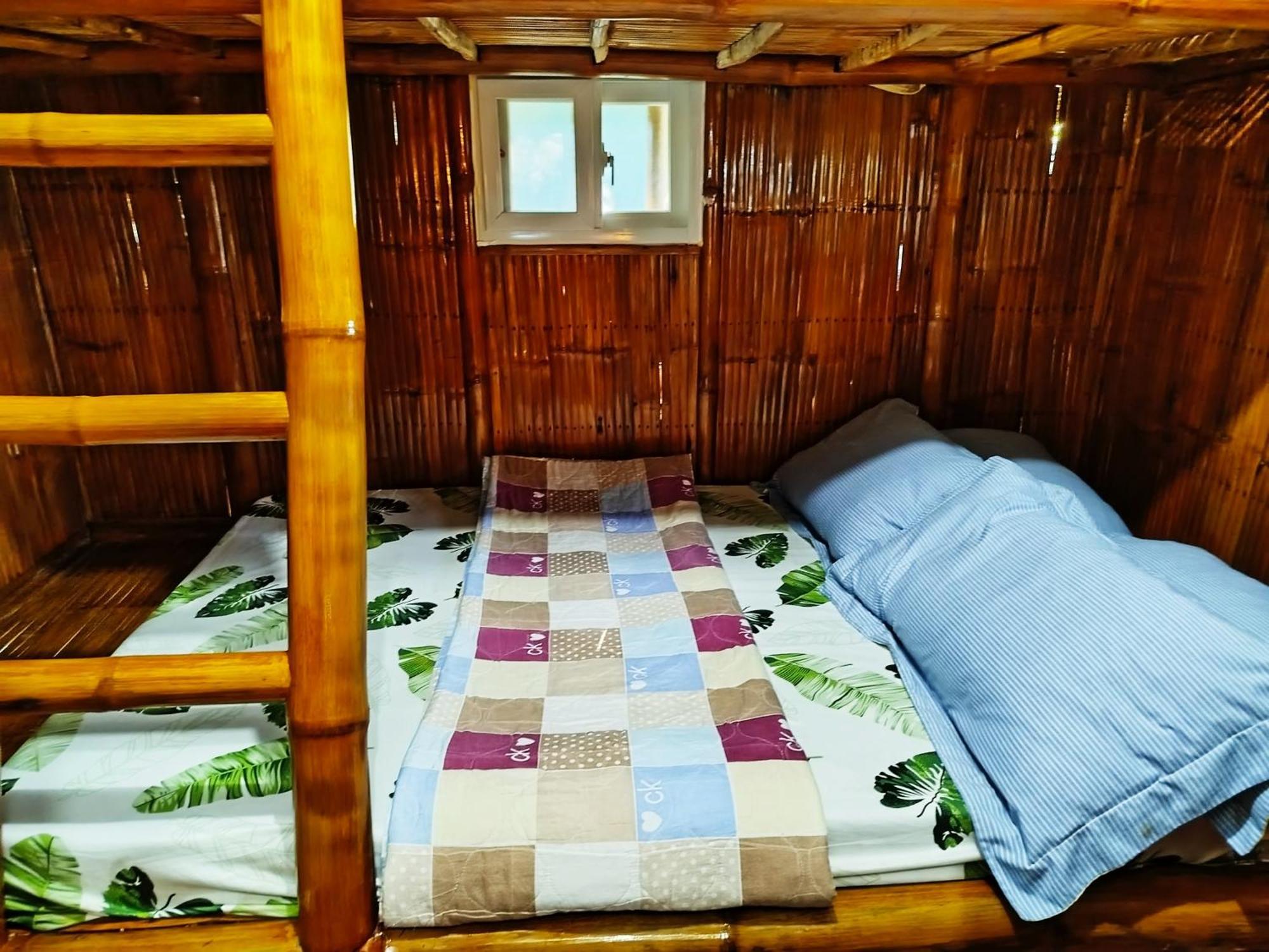 Rea'S Bamboo Resort Gabaldon Room photo