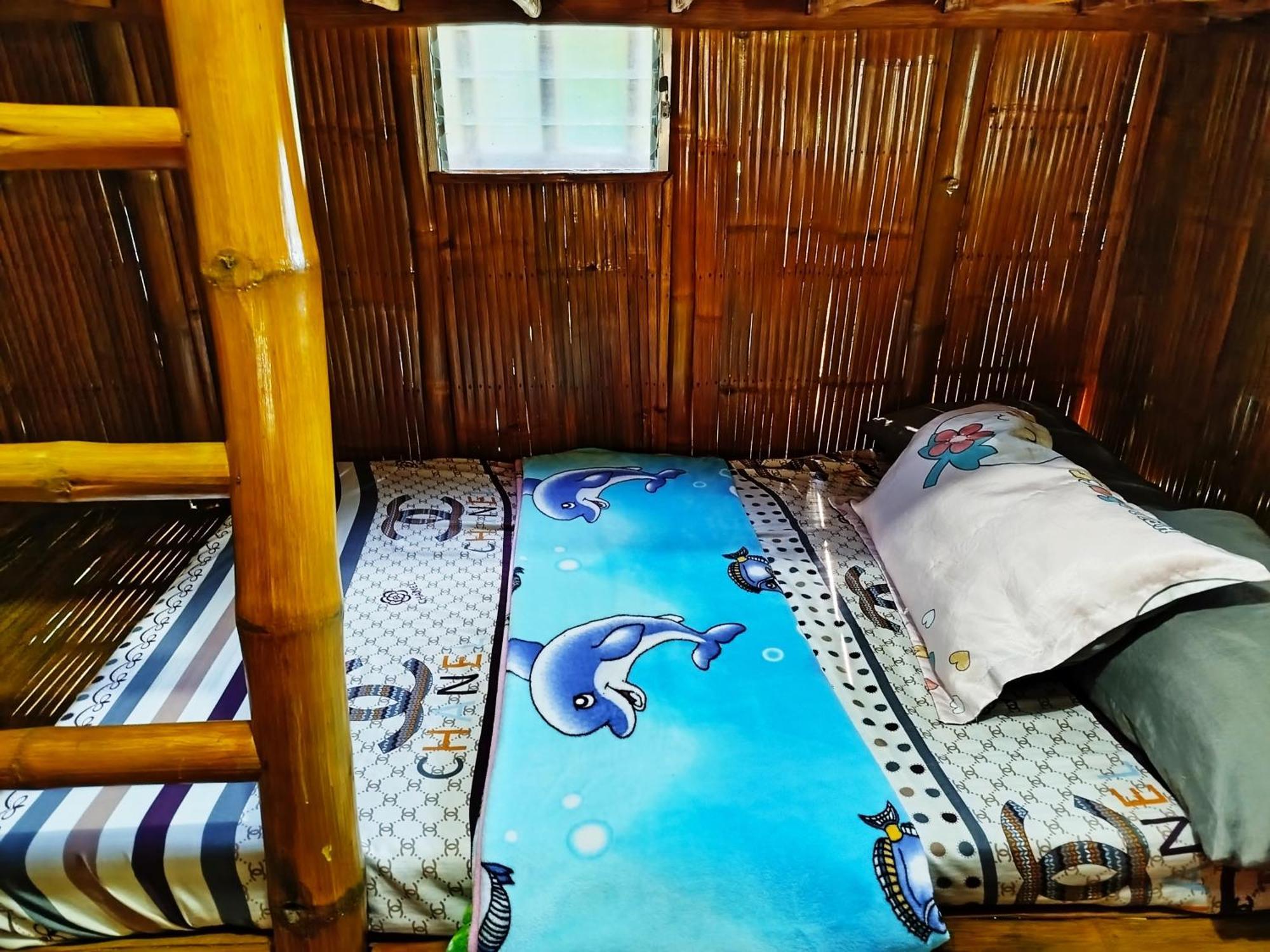 Rea'S Bamboo Resort Gabaldon Room photo