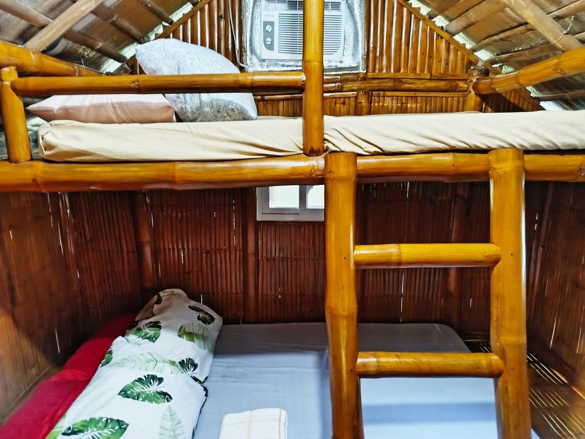 Rea'S Bamboo Resort Gabaldon Room photo
